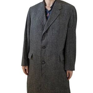 Vintage 1960s Hickey Freeman Gray Chevron Wool Dark Academia Mid Length Coat 39S